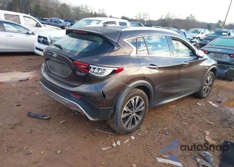 2017 Infiniti Qx30 Premium z USA, uszkodzony, nr VIN SJKCH5CR8HA018097